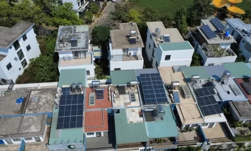 Hoàn thành hệ thống năng lượng điện mặt trời cho anh Lê Thanh Long Q12