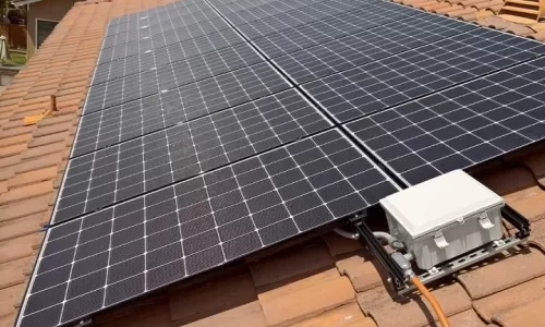 Tấm pin năng lượng mặt trời cho gia đình: Lợi ích và chi phí