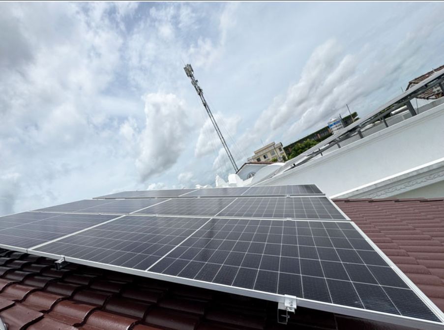 Hoàn thành lắp đặt hệ thống điện mặt trời 8kW cho chị Trang tại Cần Thơ