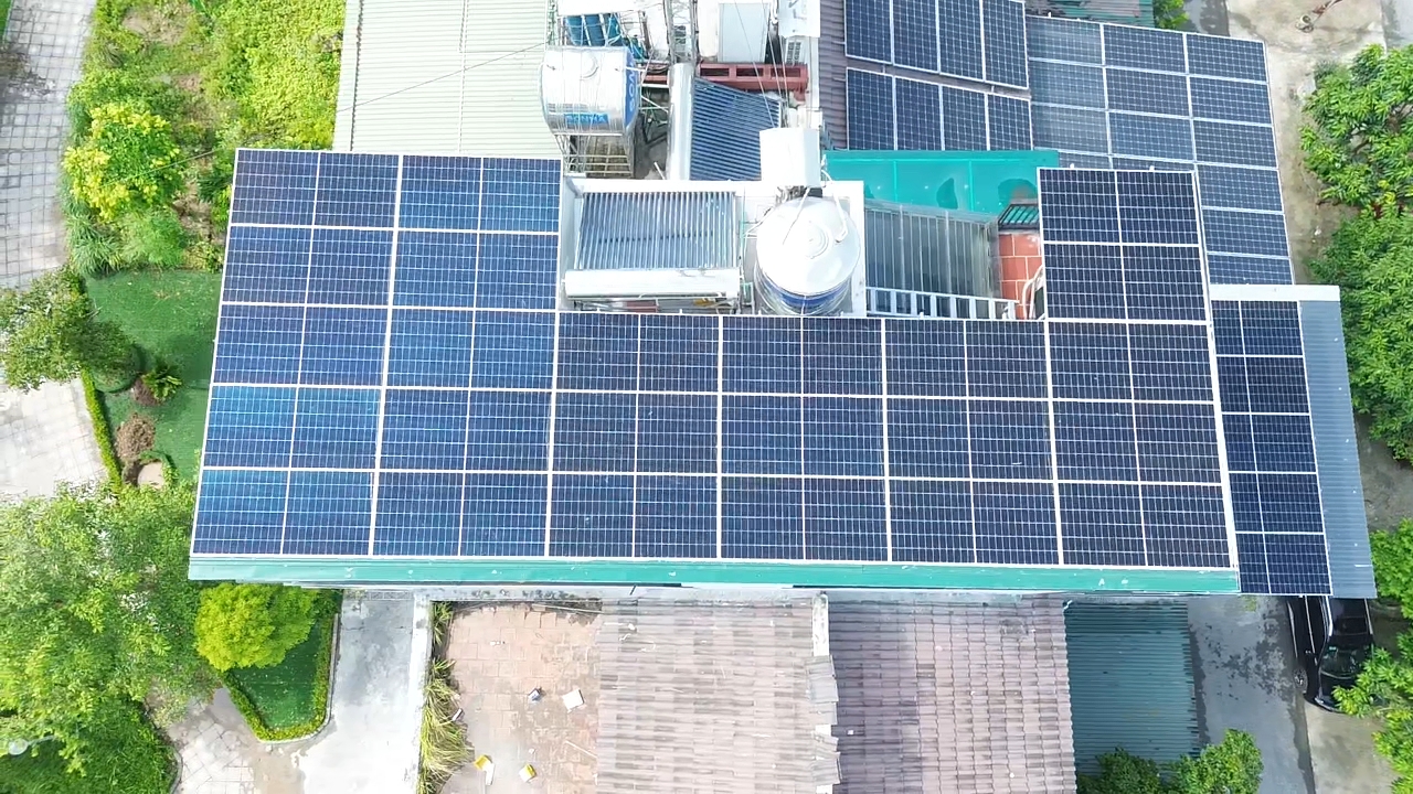 Tấm pin giúp giảm phát thải khí CO2