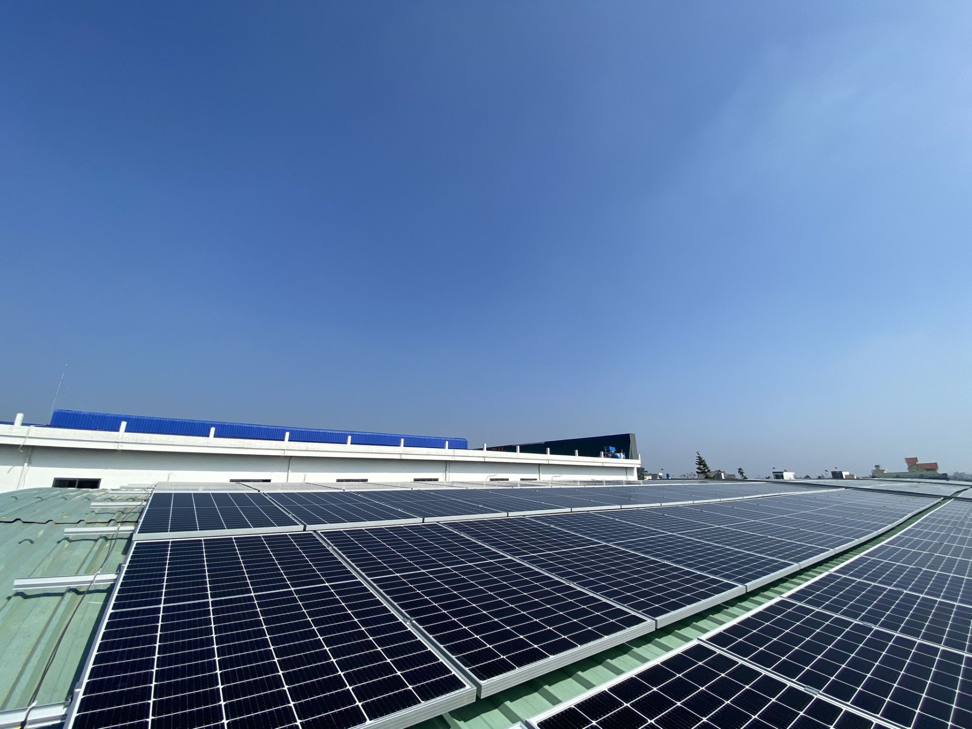 Tối ưu hiệu suất tấm pin năng lượng mặt trời