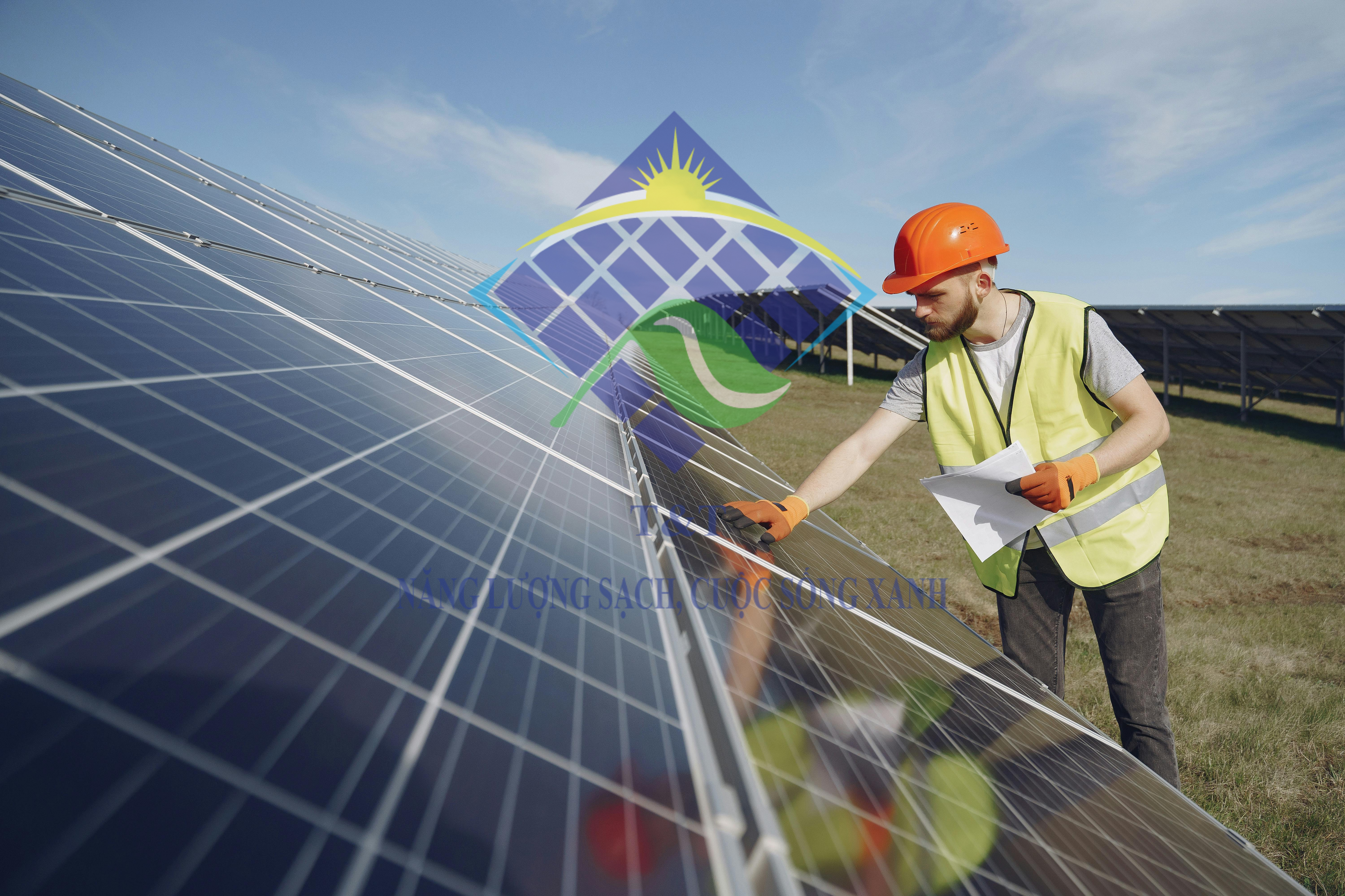 So sánh tấm pin Jinko Solar với các thương hiệu khác