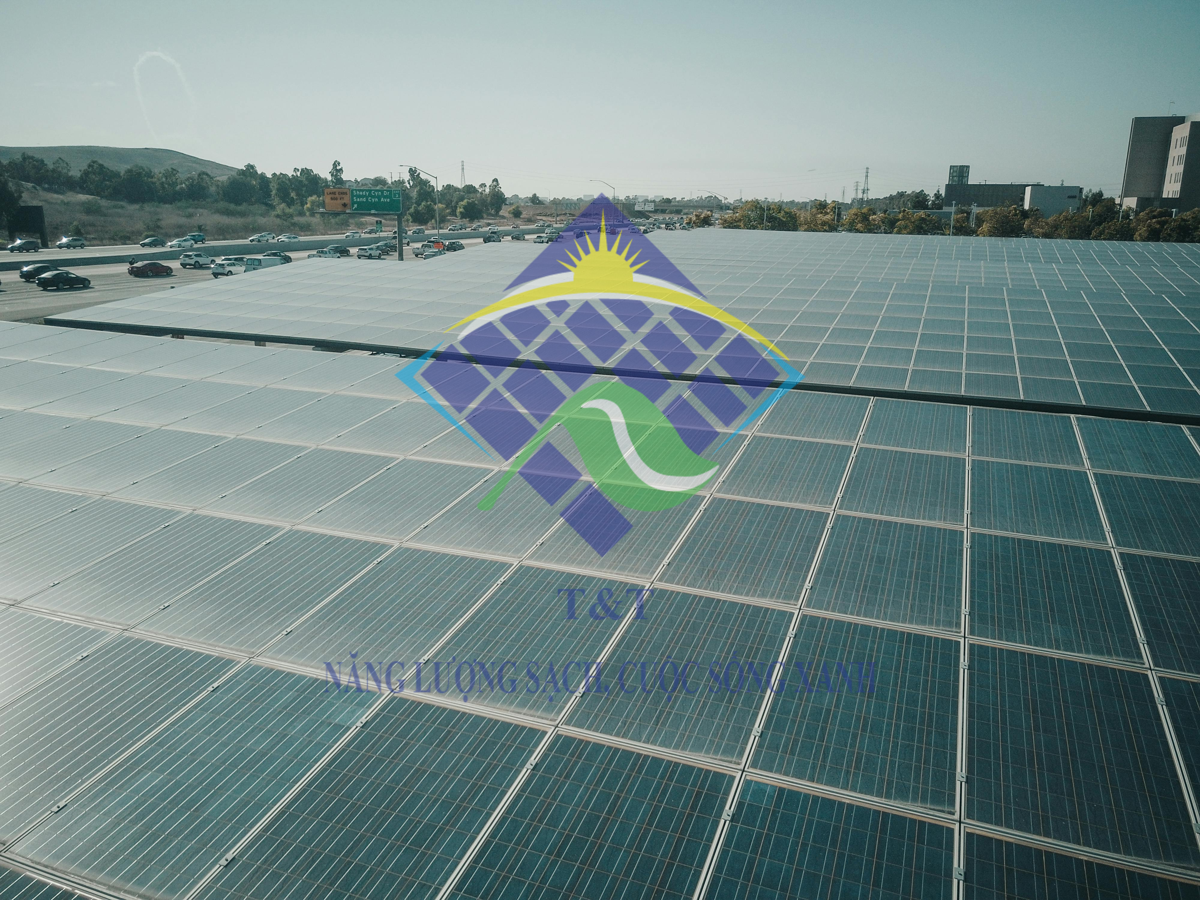 Tấm pin Jinko Solar cho công trình lớn